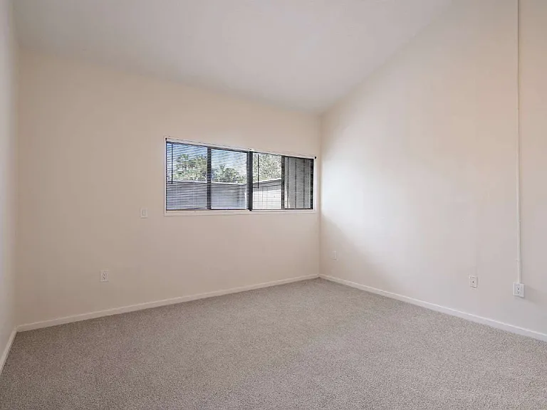 9787 Sawgrass Dr E — Photo 32