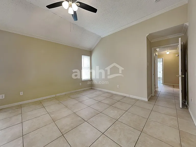 2717 Primrose Ln — Photo 13