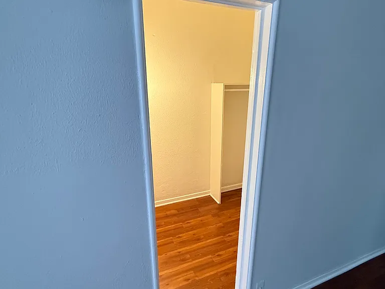 628 E Elk Ave #204 — Photo 7