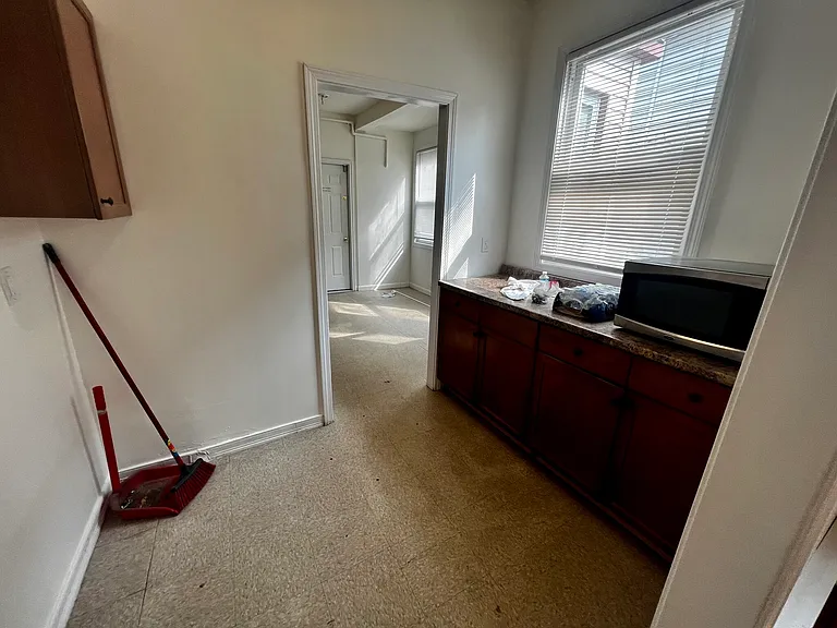 3-5 Woodbine St #1 — Photo 7