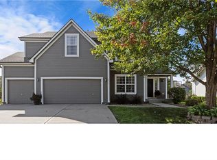 2513 SW Cabin Camp Ln, Lees Summit, MO 64082