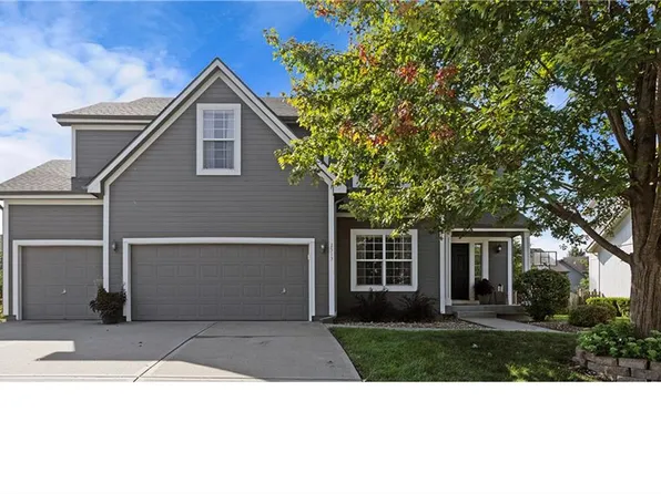 2513 SW Cabin Camp Ln, Lees Summit, MO 64082