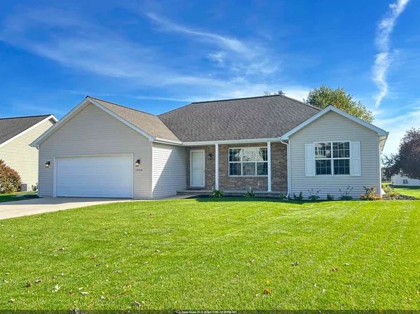 1916 Pink Dogwood Way, Green Bay, WI 54313