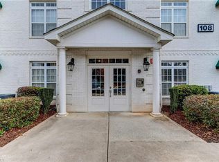 108-104 Sunset Cir, Greensboro, NC 27408