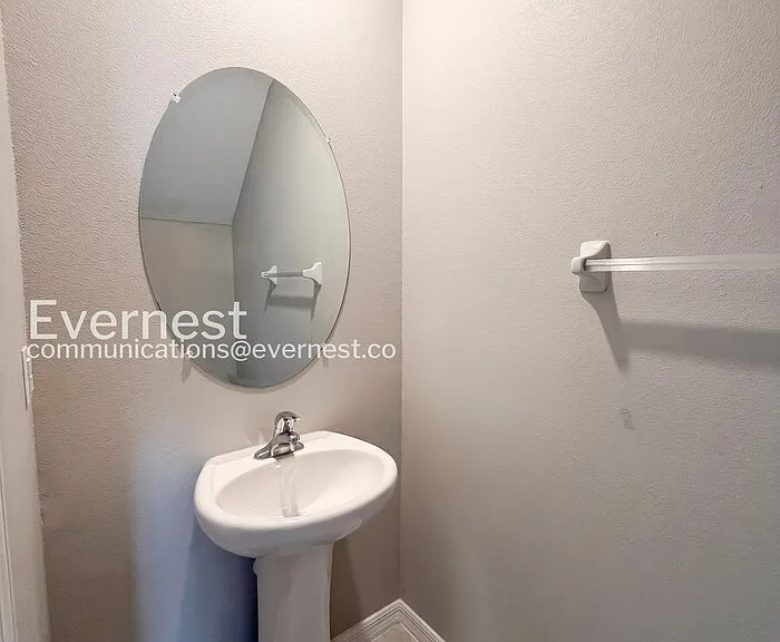 946 Royal Empress Dr — Photo 23