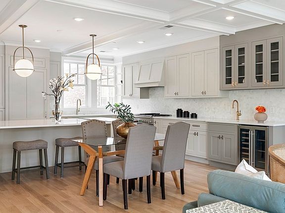 4th image of 189 Babcock St #3