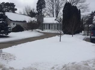 1041 Hemmeter Rd, Saginaw, MI 48638