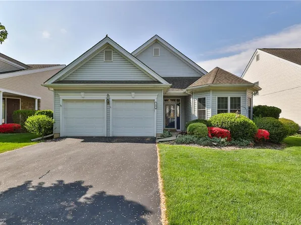 11 Devonshire Dr, Easton, PA 18045