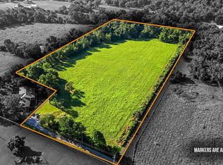 Oak Tree Ln, Rogers, AR 72756