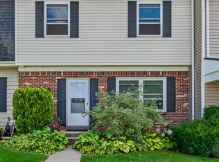1145 Marquette Ct, Rochester Hills, MI 48307