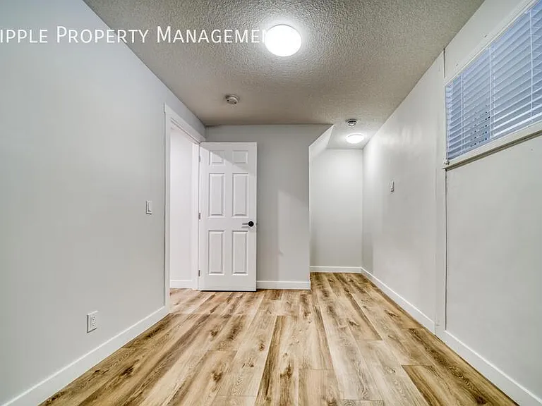 5808 Dalridge Hl NW #LOWER — Photo 8