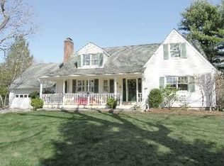 21 Ridgecrest Dr, Ridgefield, CT 06877