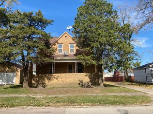 110 E 8th St, Kewanee, IL 61443