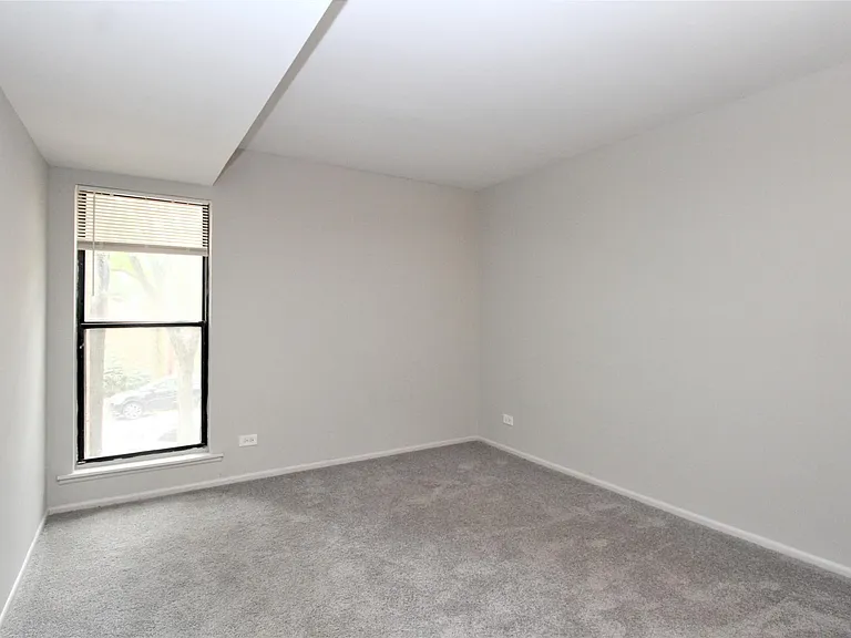 818 W Willow St #3C — Photo 18