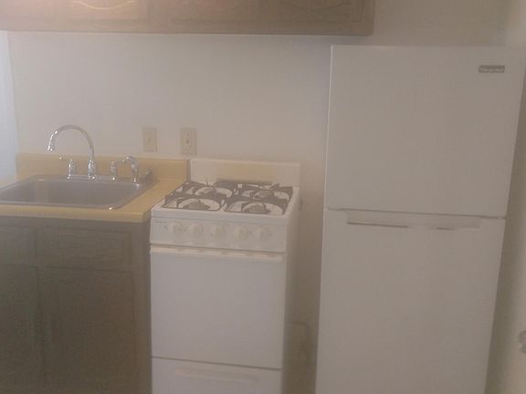 3rd image of 32 Kinsley St