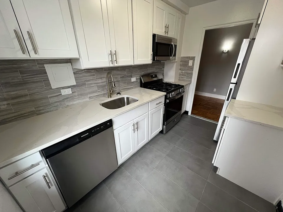 188-40A 71st Cres #2
