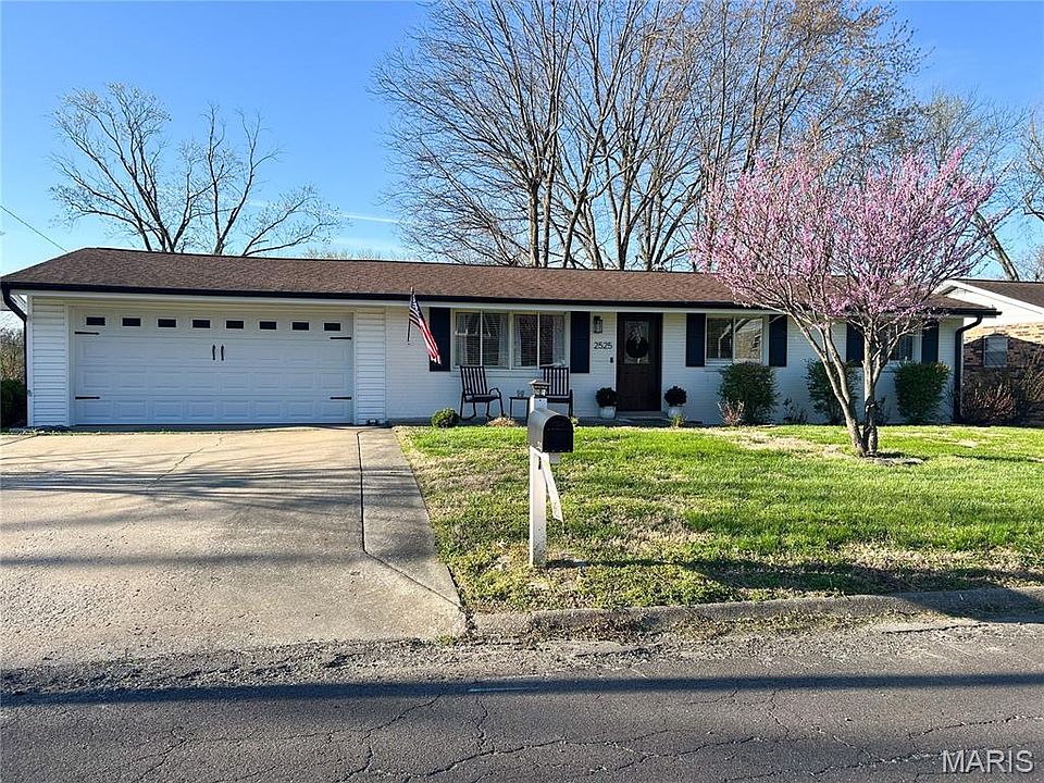 2nd image of 2525 Albert Rasche Dr