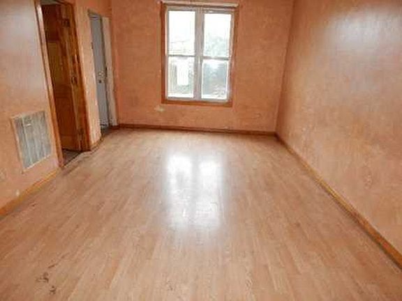 2nd image of 3654 S Damen Ave #2