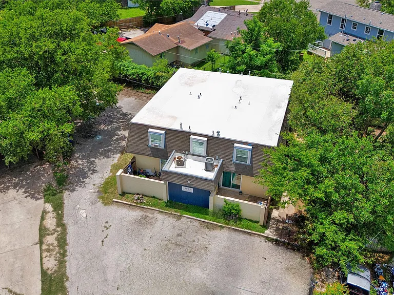 5002 Blue Spruce Cir #A — Photo 3