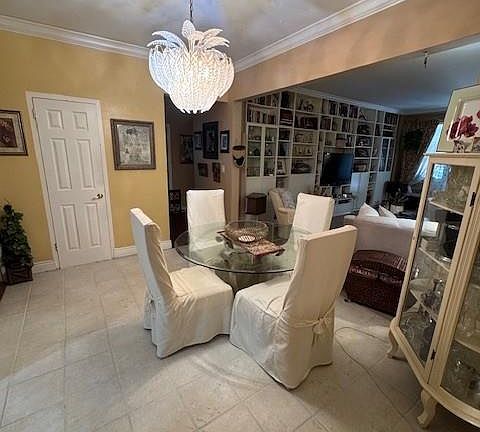 5th image of 280 Collins Avenue #1A