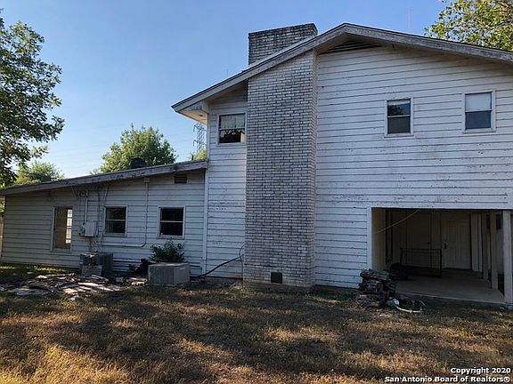 3rd image of 215 Cicero Dr