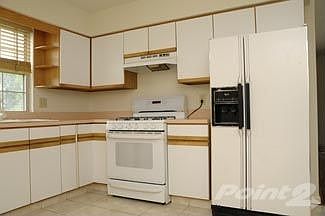 Eat-In kitchen