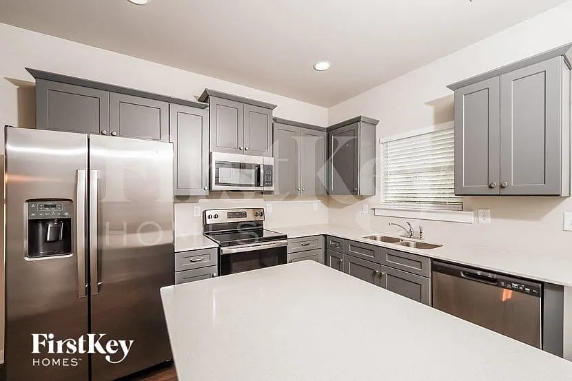 4 bed, 3.0 bath, 2091 sqft, $1,885 — Photo 4