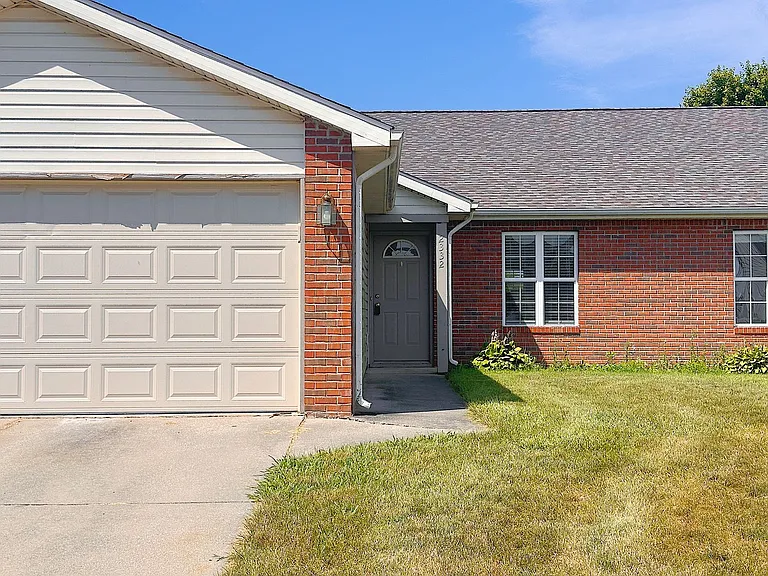 2332 Hopkins Dr — Photo 1