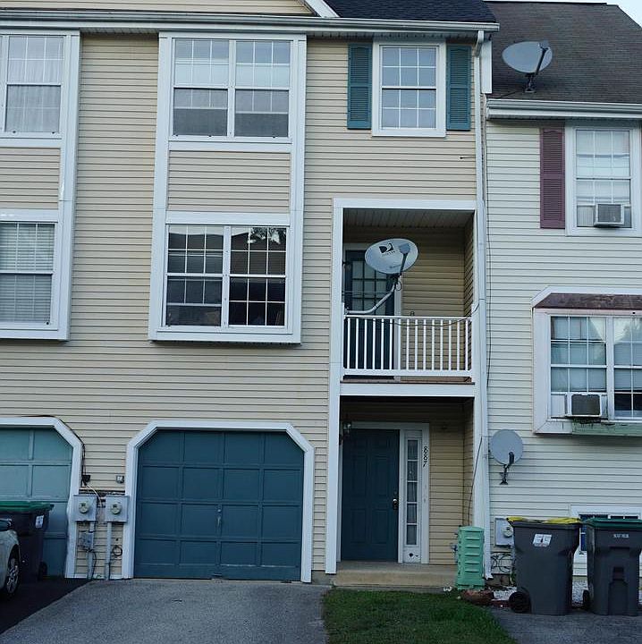 1st image of 887 Sabina Cir