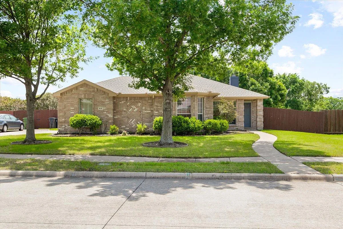 3 bed, 1761 sqft, $2,600 — Photo 2