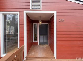 208 Holly Rdg, Chapel Hill, NC 27516