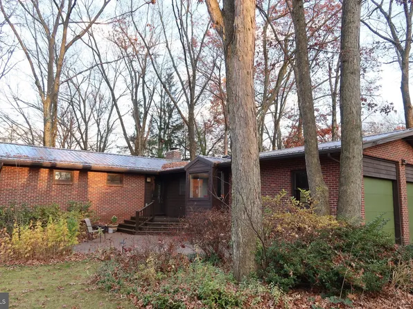 649 Wiltshire Dr, State College, PA 16803