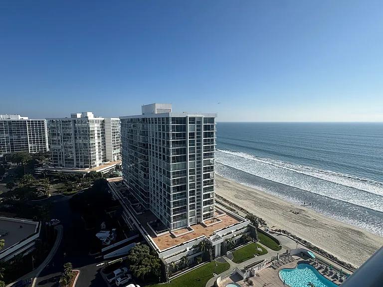 1730 Avenida Del Mundo #1601 — Photo 25