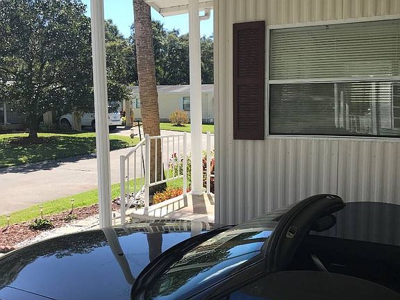 3rd image of 252 Country Ln