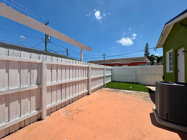 632 N M St #B — Photo 20
