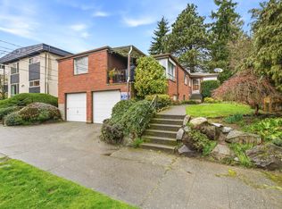 806 N 44th St #1/2, Seattle, WA 98103