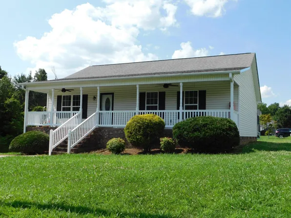 905 Black Angus Dr, Haw River, NC 27258