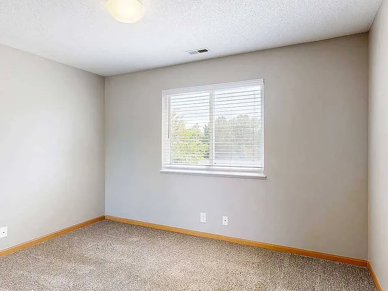 Highland View Apartments — Photo 117