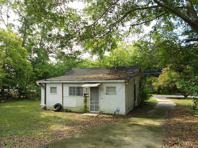 2nd image of 3957 Atlantic Ave