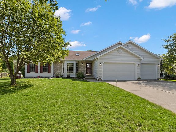 2nd image of 1331 Pinnacle Cir