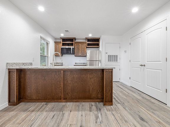 4th image of 1813 S 12th St #A