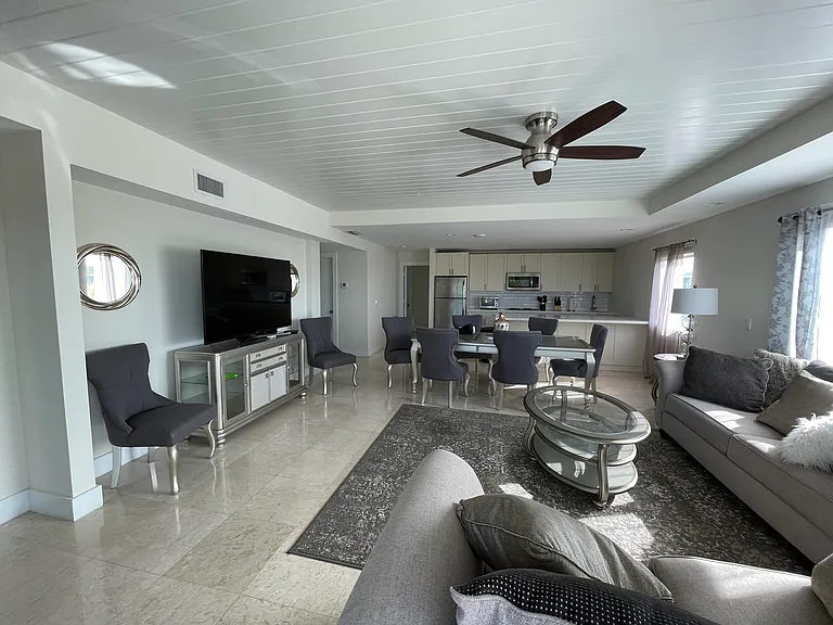 482 Summerland Rd #3 — Photo 3