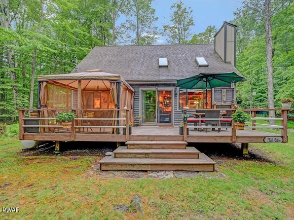 64 Lower Playground Trl, Hawley, PA 18428