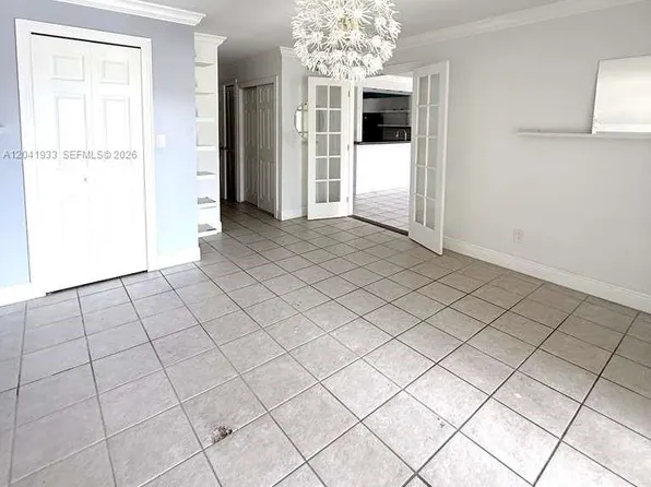 1530 NE 191st St APT 340, Miami, FL 33179