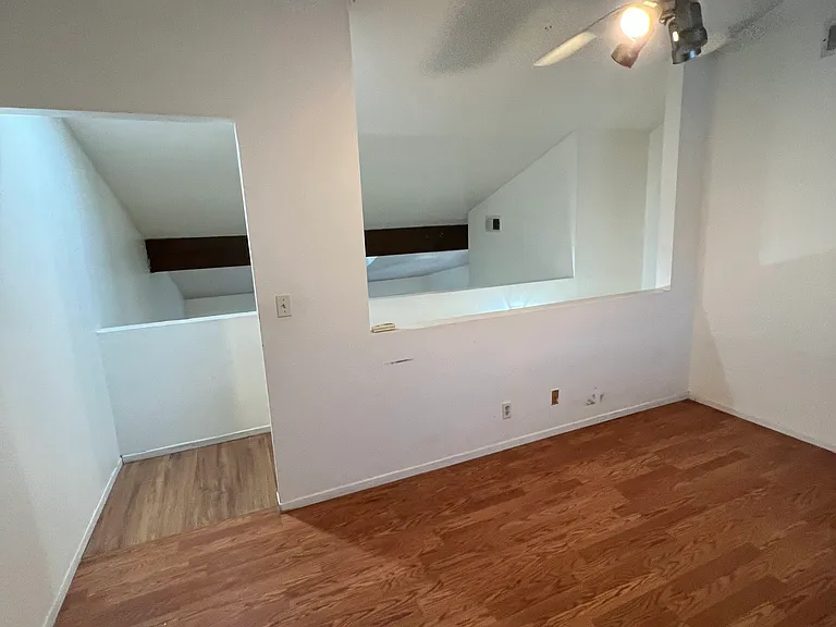 210 E Plymouth St — Photo 16