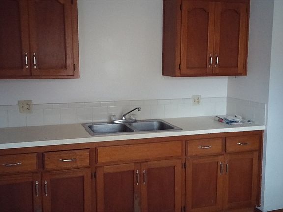 3rd image of 11411 Gill St