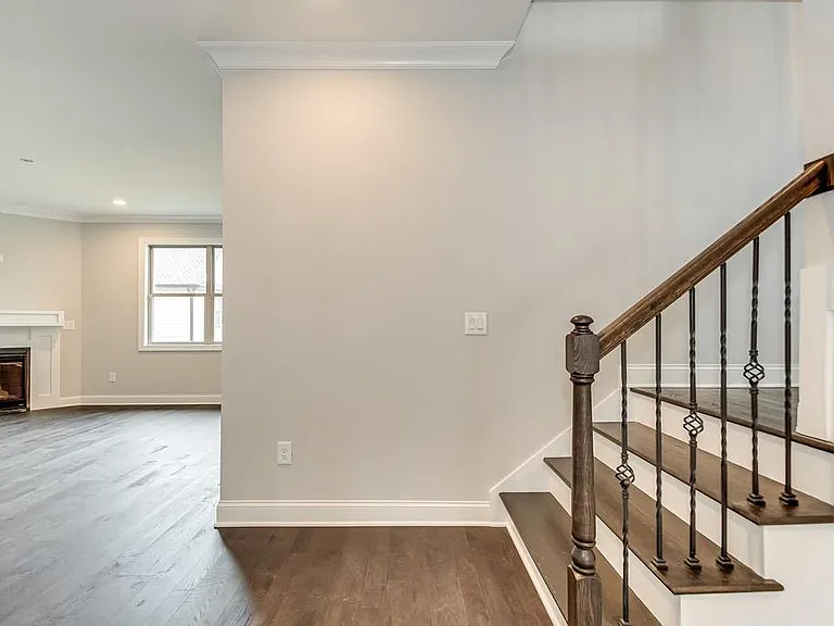 35 Sudderth St — Photo 7