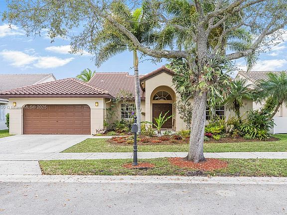 4th image of 761 Heritage Way