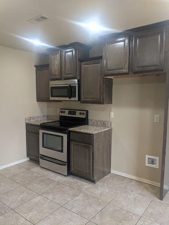 4 bed, 1594 sqft, $1,800 — Photo 4