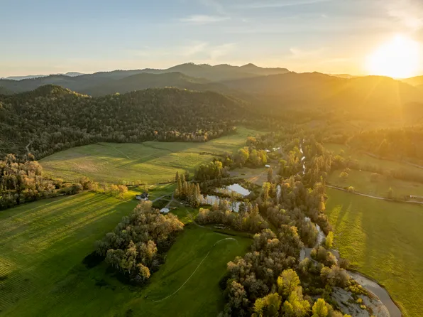 1775 Leland Rd, Wolf Creek, OR 97497